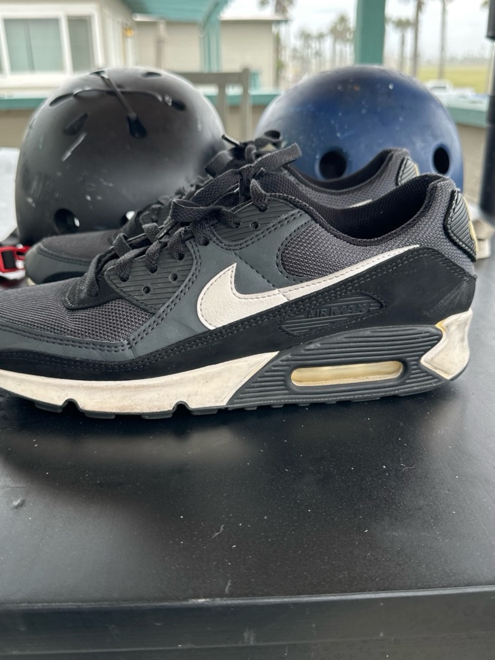 Nike Men’s Black and White Air Max Low-Top Sneaker
